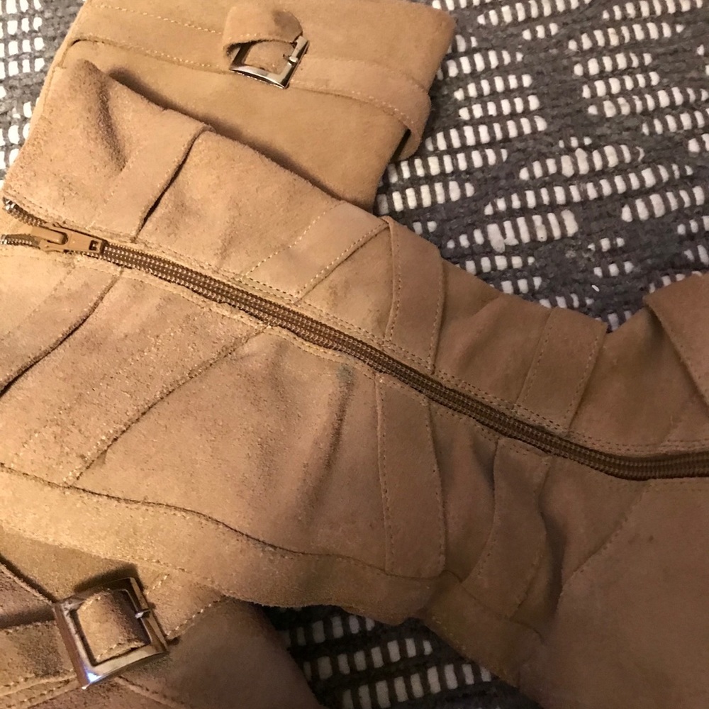 Boots - Picture 2 of 4